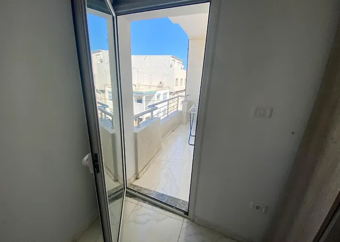 Cosy Apartment In La Marsa - 2 Bed 1 Bath